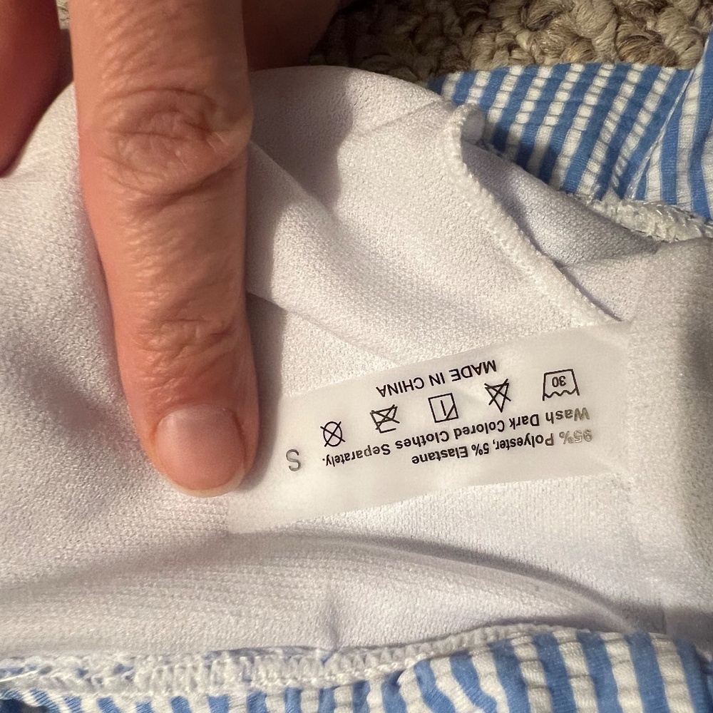 Bikini - Picture 2 of 5